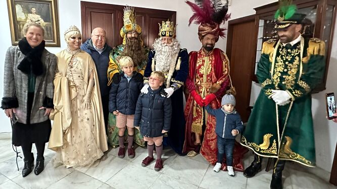 Visita de los Reyes Magos de Cádiz en la Fundación Carmen Pinillos