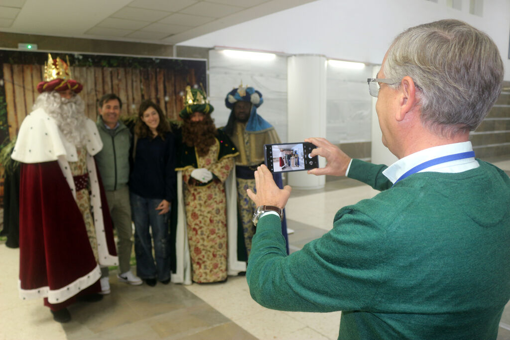 Visita de los Reyes Magos al Hospital de Puerto Real