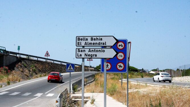 La entrada a los terrenos de la ARG Bella Bahía, en el término de El Puerto.