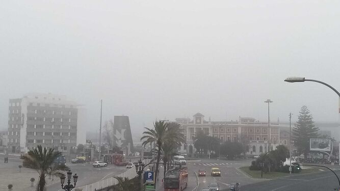 Cádiz con niebla.