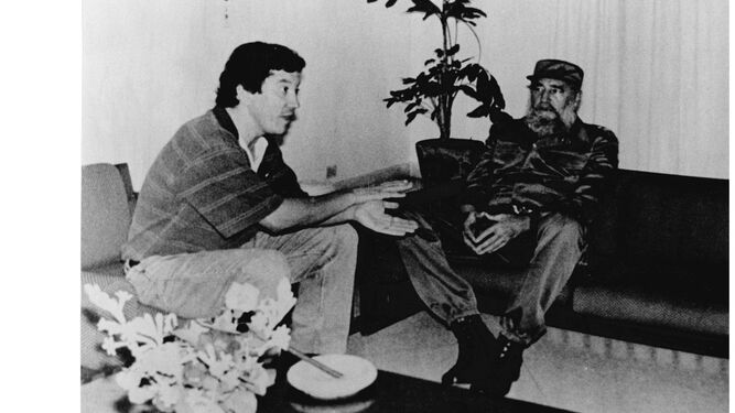 José Antonio Barroso, visitando a Fidel Castro en La Habana (Cuba) en el año 1992.