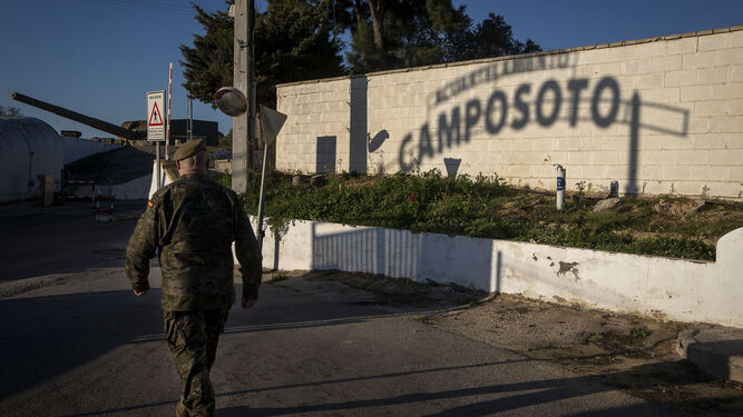 Acceso al acuartelamiento de Camposoto, donde se ubica el Centro de Formación de Tropa número 2 (CEFOT -2)