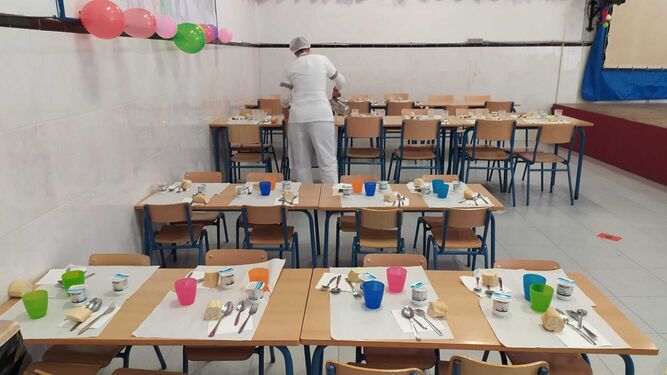 Comedor para los alumnos del San Ignacio habilitado en el CEIP Quintanilla, que se estrenó este jueves.