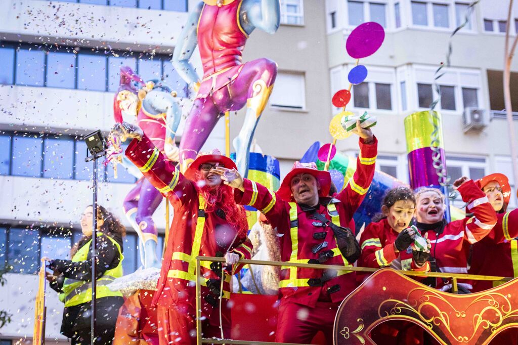 La Cabalgata Magna del Carnaval de C&aacute;diz 2024, en im&aacute;genes