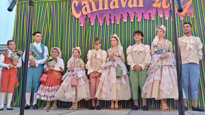Los coquineros y coquineras de este Carnaval 2024, en la plaza de la Herrería.
