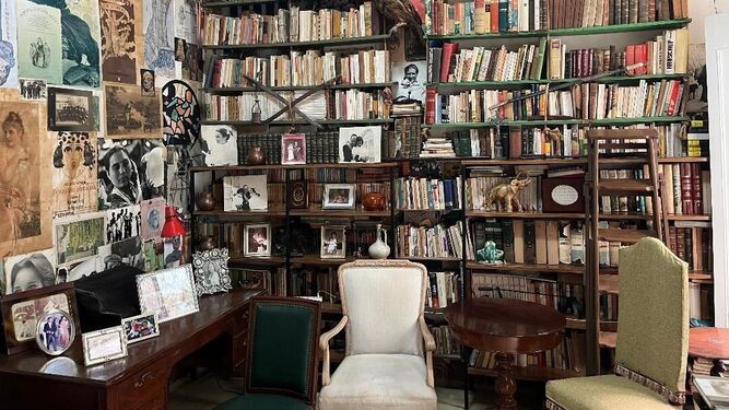 Biblioteca del escritor Luis Berenguer, la joya de la casa.