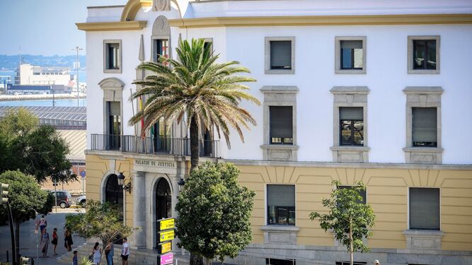 Edificio de la Audiencia Provincial de Cádiz