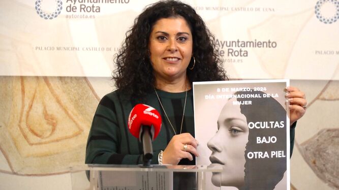 La delegada de Igualdad, Laura Almisas, presenta la campaña para el 8M.
