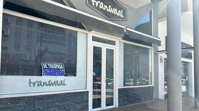 El restaurante Transvaal de Cádiz lleva con el cartel colgado de "Se traspasa" desde principios de año