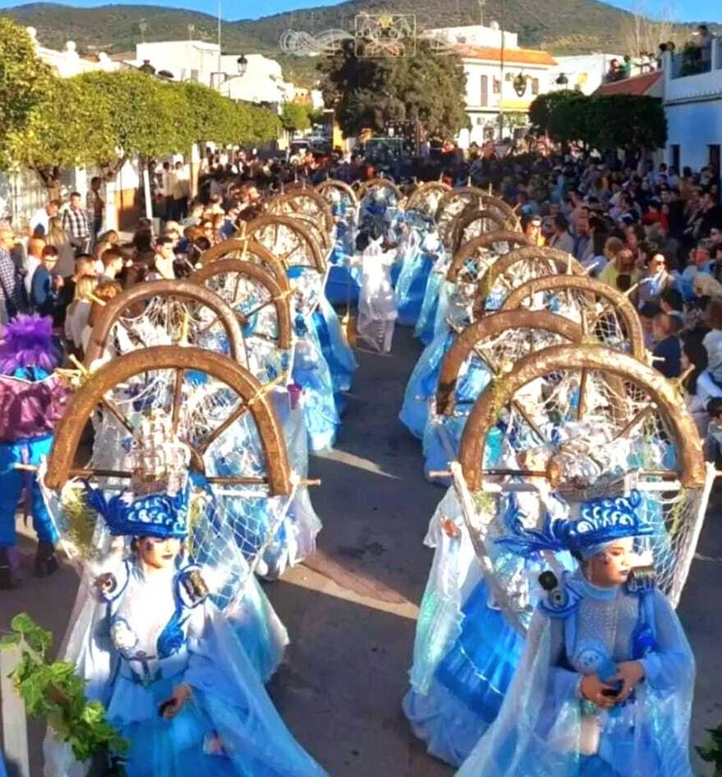 Carnaval de Puerto Serrano, una explosi&oacute;n de color