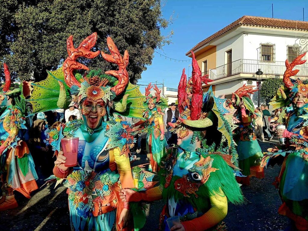 Carnaval de Puerto Serrano, una explosi&oacute;n de color