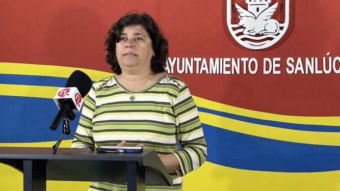 La alcaldesa, Carmen Álvarez, hace balance del pleno.