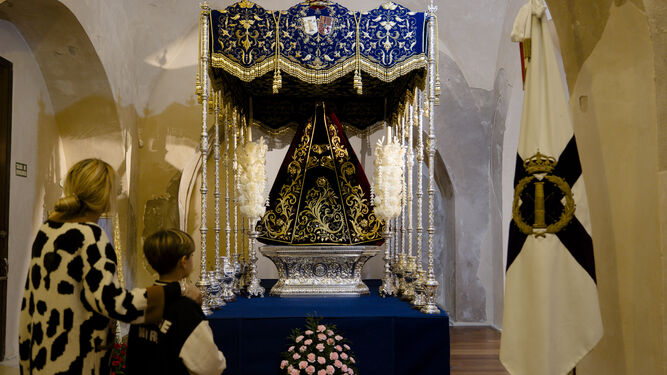 Imágenes de la exposición  'Sub lagrimas Mariae', con motivo de los 125 años de la Virgen de las Lágrimas en San Fernando