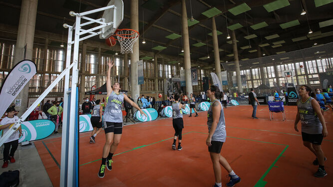 Un partido de baloncesto en una edición anterior de la Feria del Deporte y la Vida Sana.
