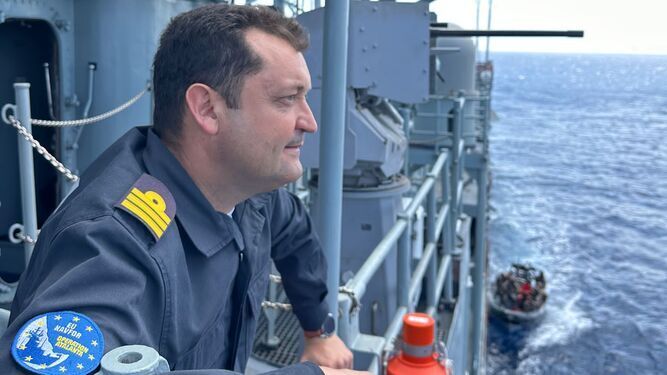 El comandante de la fragata Victoria durante el último despliegue de la operación Atalanta.