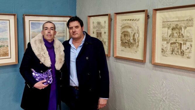 El pintor Adrián Ferreras y el concejal David Calleja, en la exposición abierta en La Galería.