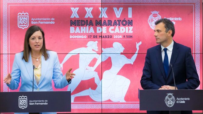 Los alcaldes de San Fernando y Cádiz, Patricia Cavada y Bruno García, durante la presentación de la media maratón.