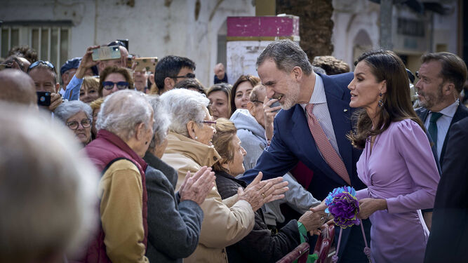 Los Reyes de España durante su visita a Cádiz en el Congreso de las Lengua del año pasado.