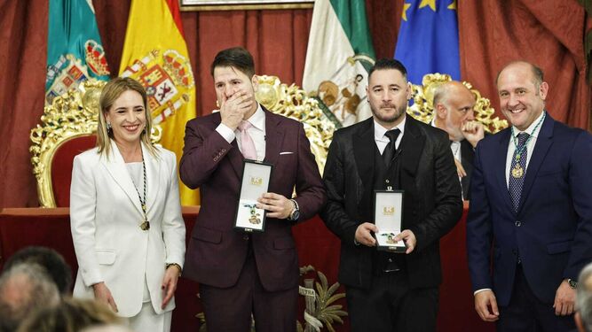 Andy y Lucas recogen la Medalla de la provincia de Cádiz.