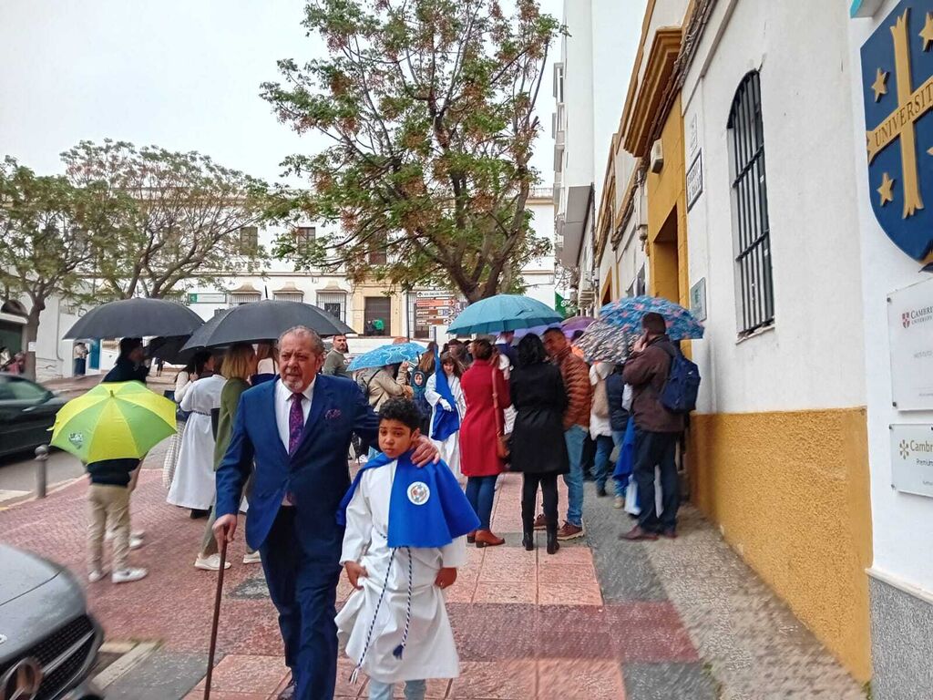 Las im&aacute;genes del Domingo de Ramos en Chiclana 2024: Borriquita y el Huerto