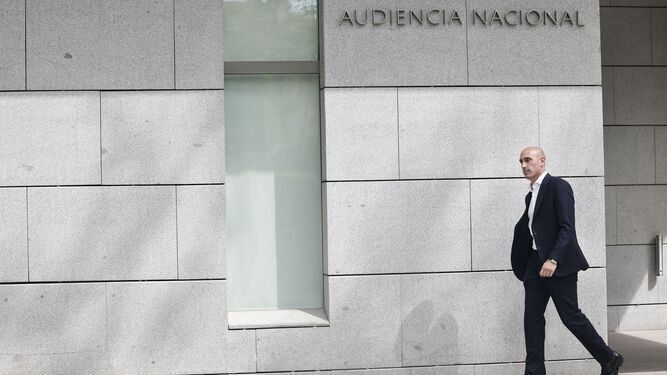 Luis Rubiales llega a la Audiencia Nacional a finales de octubre.
