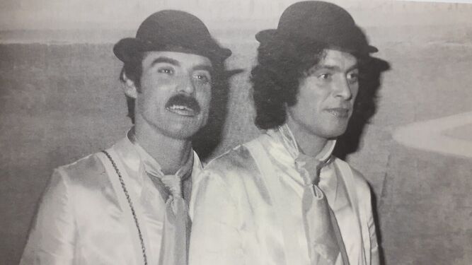 Los hermanos Trujillo en la comparsa 'Los golfos' de 1978.