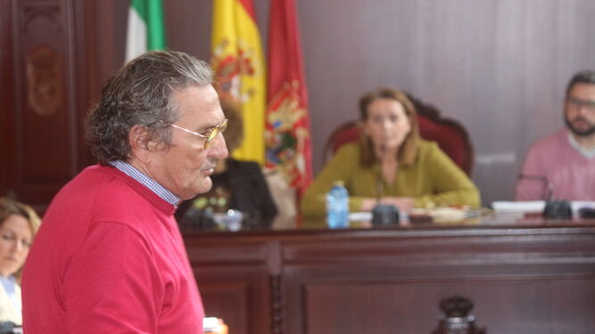 Manuel González se dirige al equipo de Gobierno en el pleno municipal