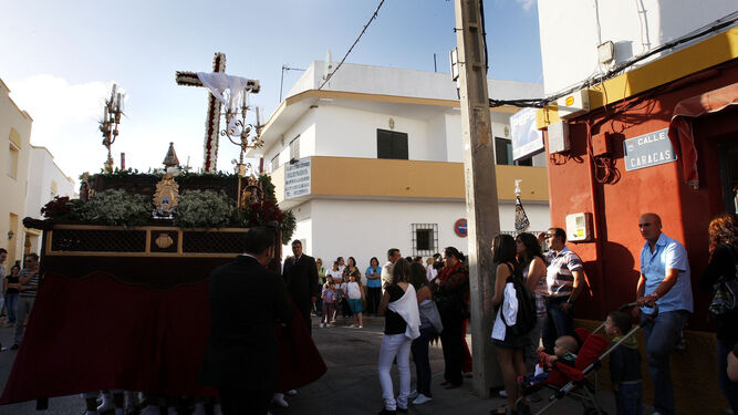 Una imagen de archivo de la procesión de la Cruz de Mayo en Los Frailes.