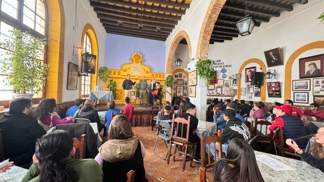 Una de las charlas sobre flamenco, dentro de la Oferta Educativa Municipal.