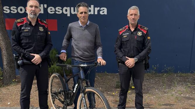Los Mossos devuelven la bicicleta robada a Miguel Induráin