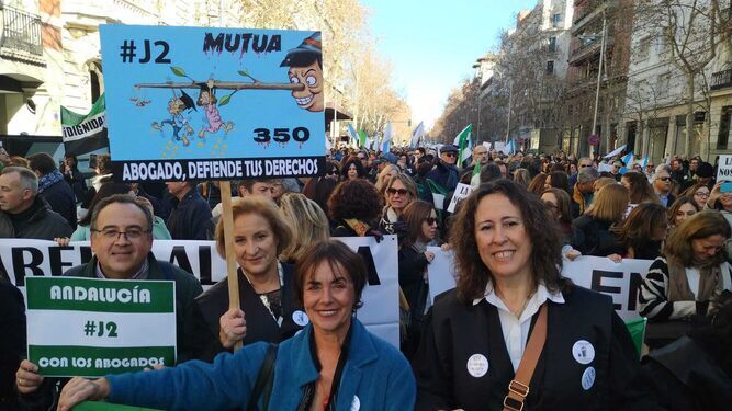 Abogados de Cádiz en la protesta llevada a cabo en Madrid el febrero pasado.